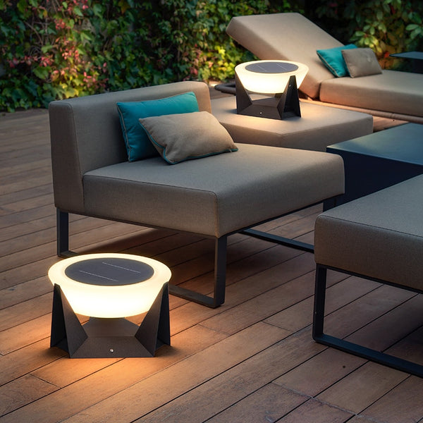 Zenduce - Tesla - Tesla - Luce solare da esterno impermeabile IP65. LED a luce calda (3000K) con >30.000 ore di durata. Telecomando incluso. Facile da installare e manutenere. Perfetta per creare atmosfera in giardino, o come decorazione a bordo piscina, su cancelli, ecc.