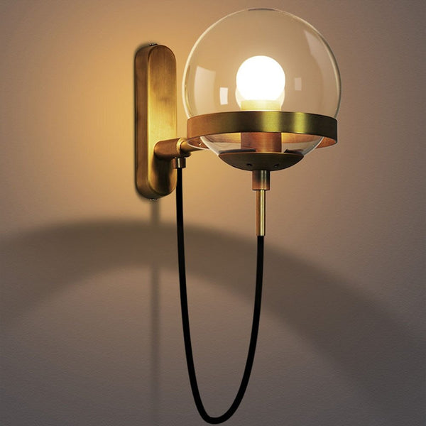 Luci della Scandinavia - H?skulle - Illuminazione postmoderna. Lampada da parete con attacco E27. Ideale sia in camera da letto che in corridoi, ingressi e verande. Lampada in ferro con due diverse varianti di vetro tra cui scegliere. Specifiche Spedizione Perché noi?